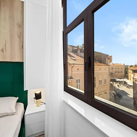 In Near Center Waterfront Апартаменты *