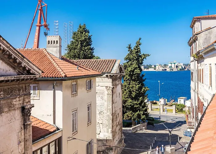 In Near Center Waterfront Appartement Pula