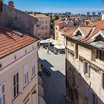 Appartement In Near Center Waterfront Pula