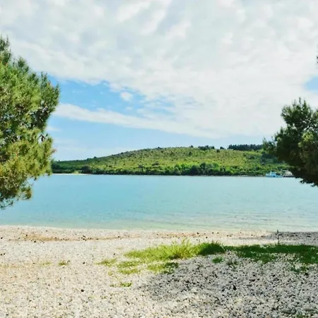 דירה In Near Center Waterfront פולה