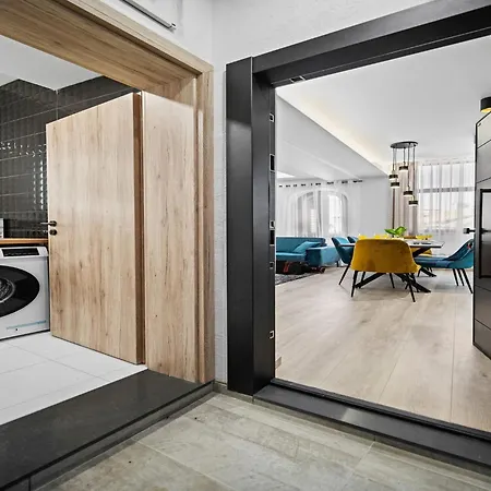 Lägenhet In Near Center Waterfront Pula