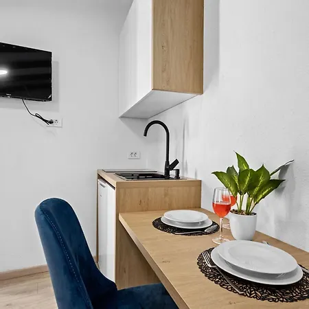 Appartamento In Near Center Waterfront *