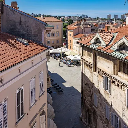 Appartamento In Near Center Waterfront Pola