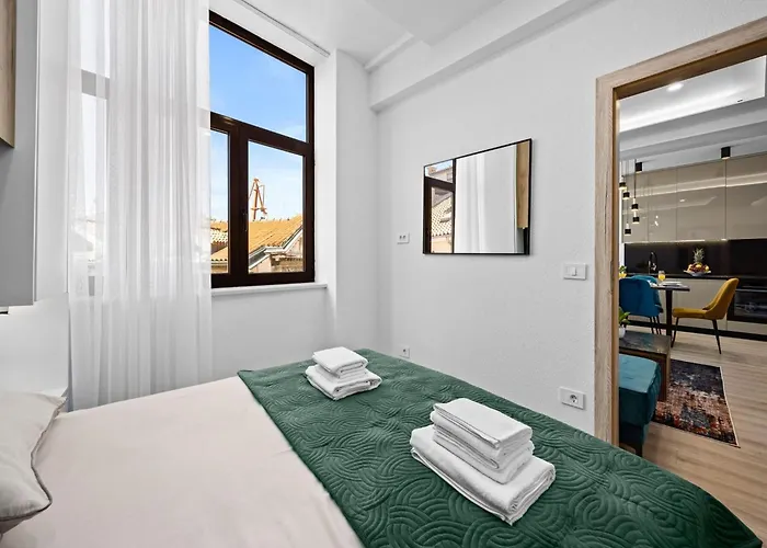 Lejlighed In Near Center Waterfront