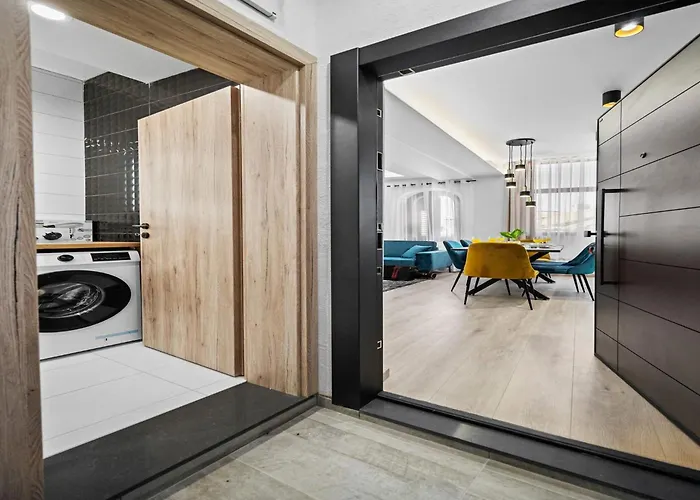 In Near Center Waterfront Apartman *