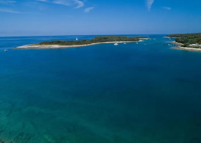 Lejlighed In Near Center Waterfront